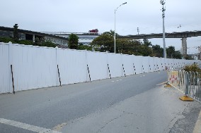 建(jian)設(shè)工(gong)程(cheng)施工(gong)圍擋的(de)重(zhong)要性及(ji)其注意事項(xiang)【旭東圍擋】